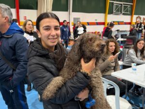 Muchos son los vecinos de Grazalema que han dejado su localidad acompañados por sus mascotas