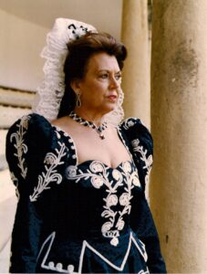 Pepa Borrego, como Presidenta de las Damas Goyescas