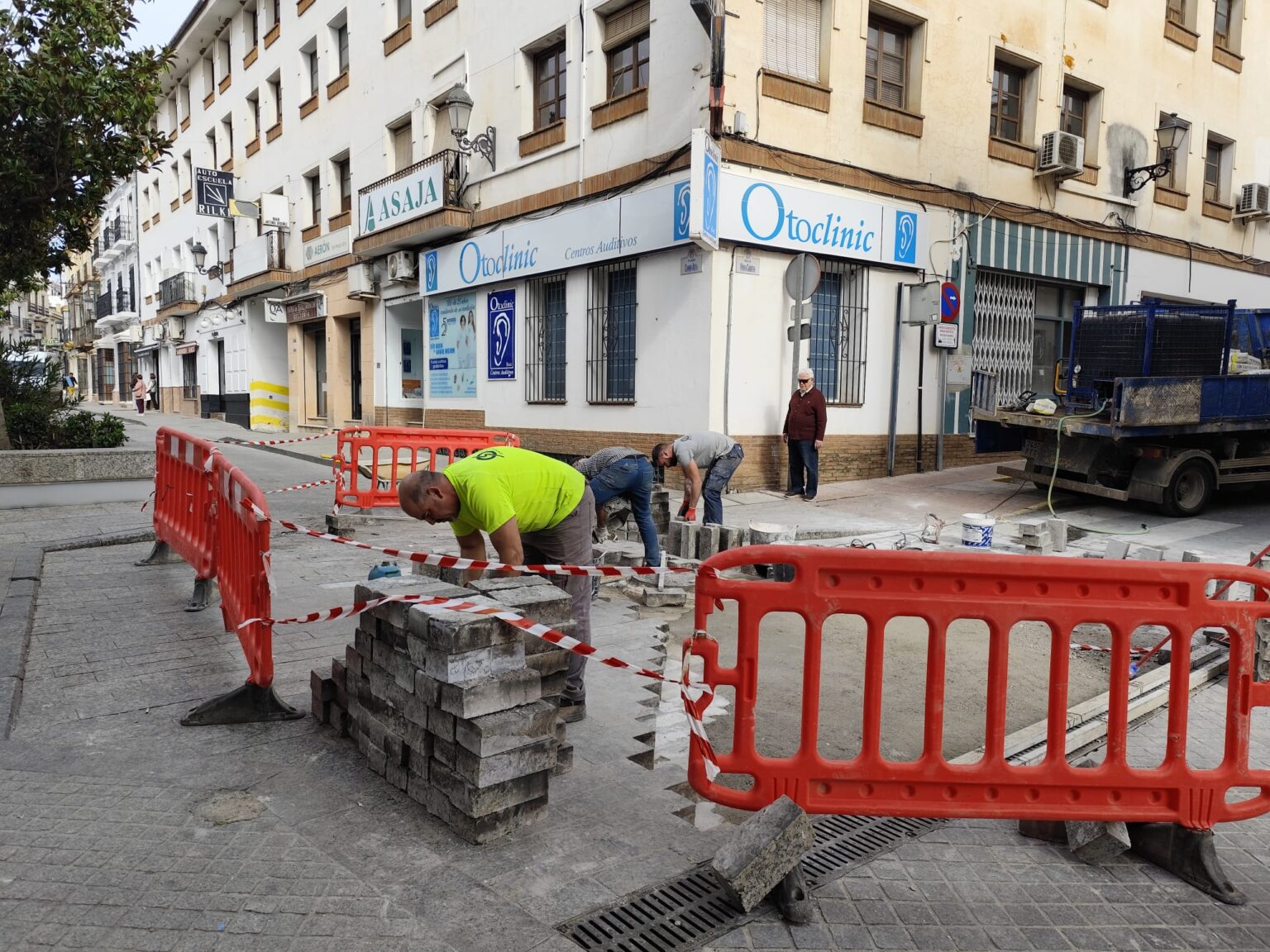 Una de las actuaciones ya se está realizando en la plaza Carmen Abela