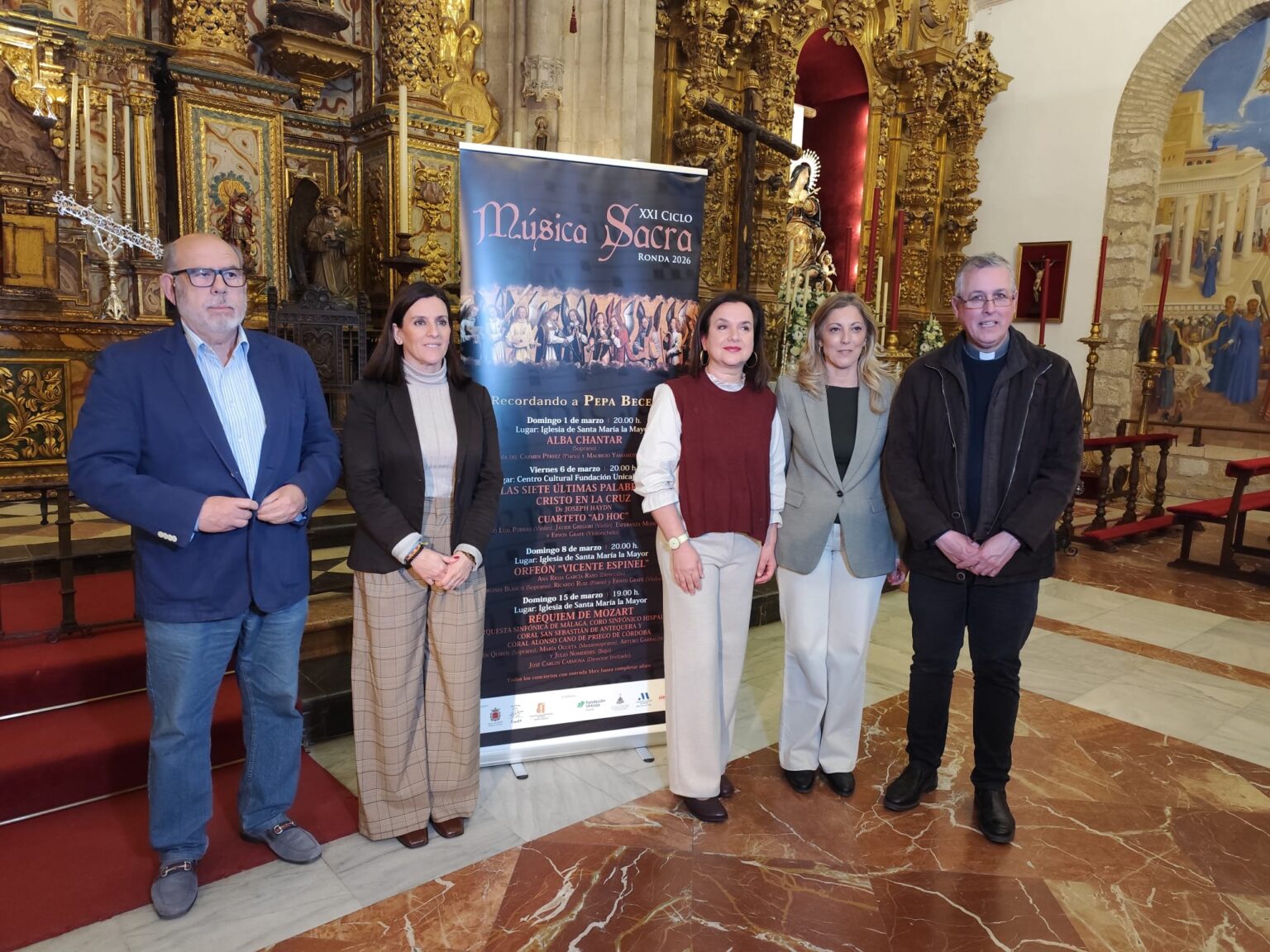 Foto de familia en la presentación del ciclo