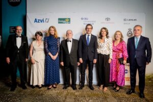 La alcaldesa de Ronda, María de la Paz Fernández, recogió el pasado viernes el reconocimiento en la Cena de Gala del Real Club de Enganches de Andalucía