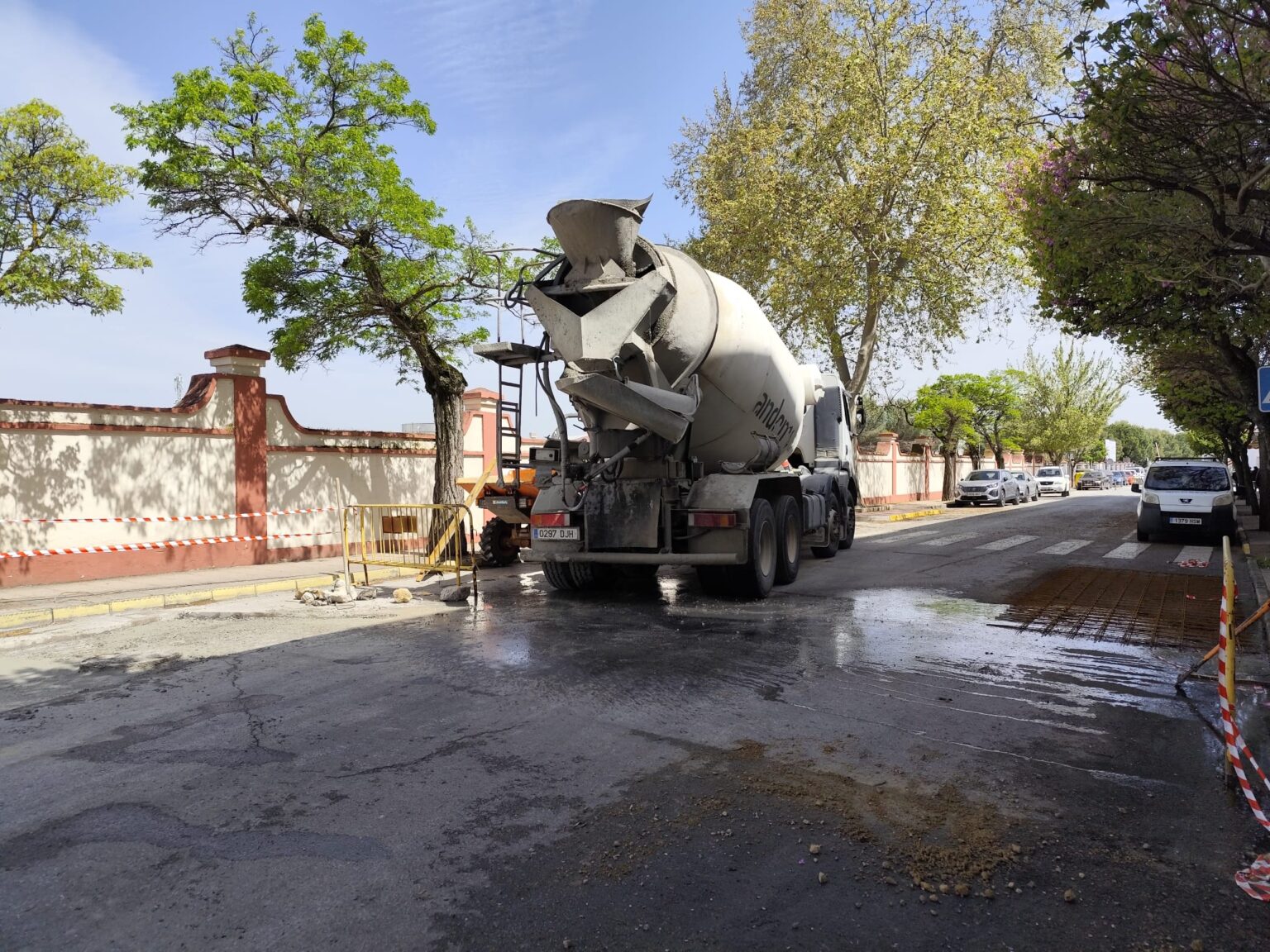 La Brigada de Obras del Ayuntamiento ya actuó de emergencia y ahora se acomete el arreglo definitivo de este daño