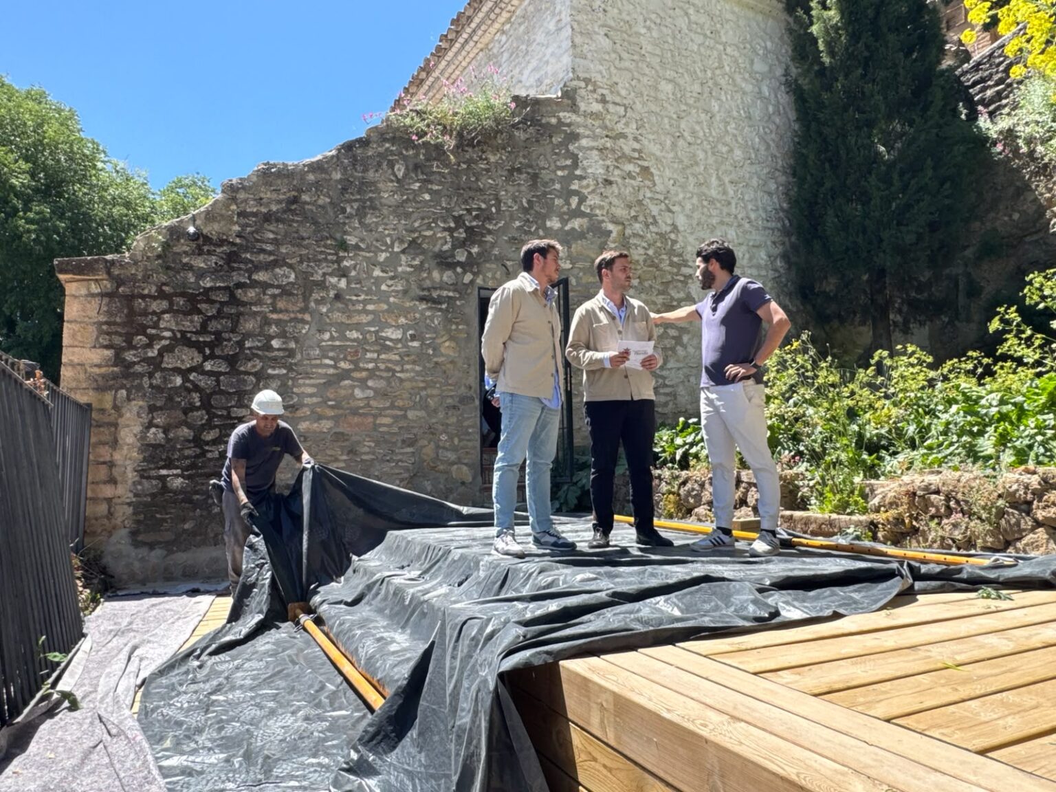 El delegado de Turismo, Ángel Martínez, ha visitado este mediodía los trabajos