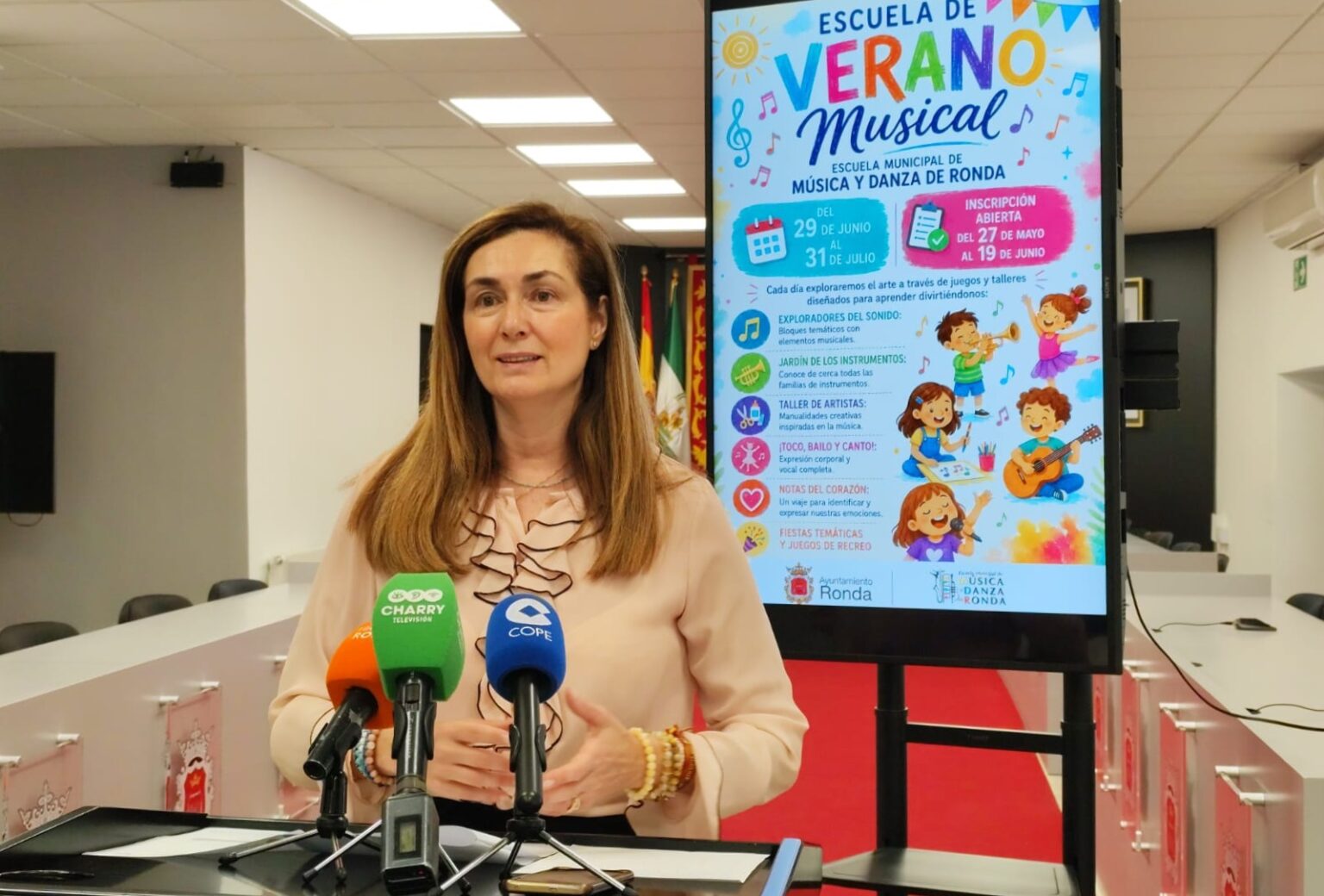 Cristina Durán en la presentación de la escuela de verano