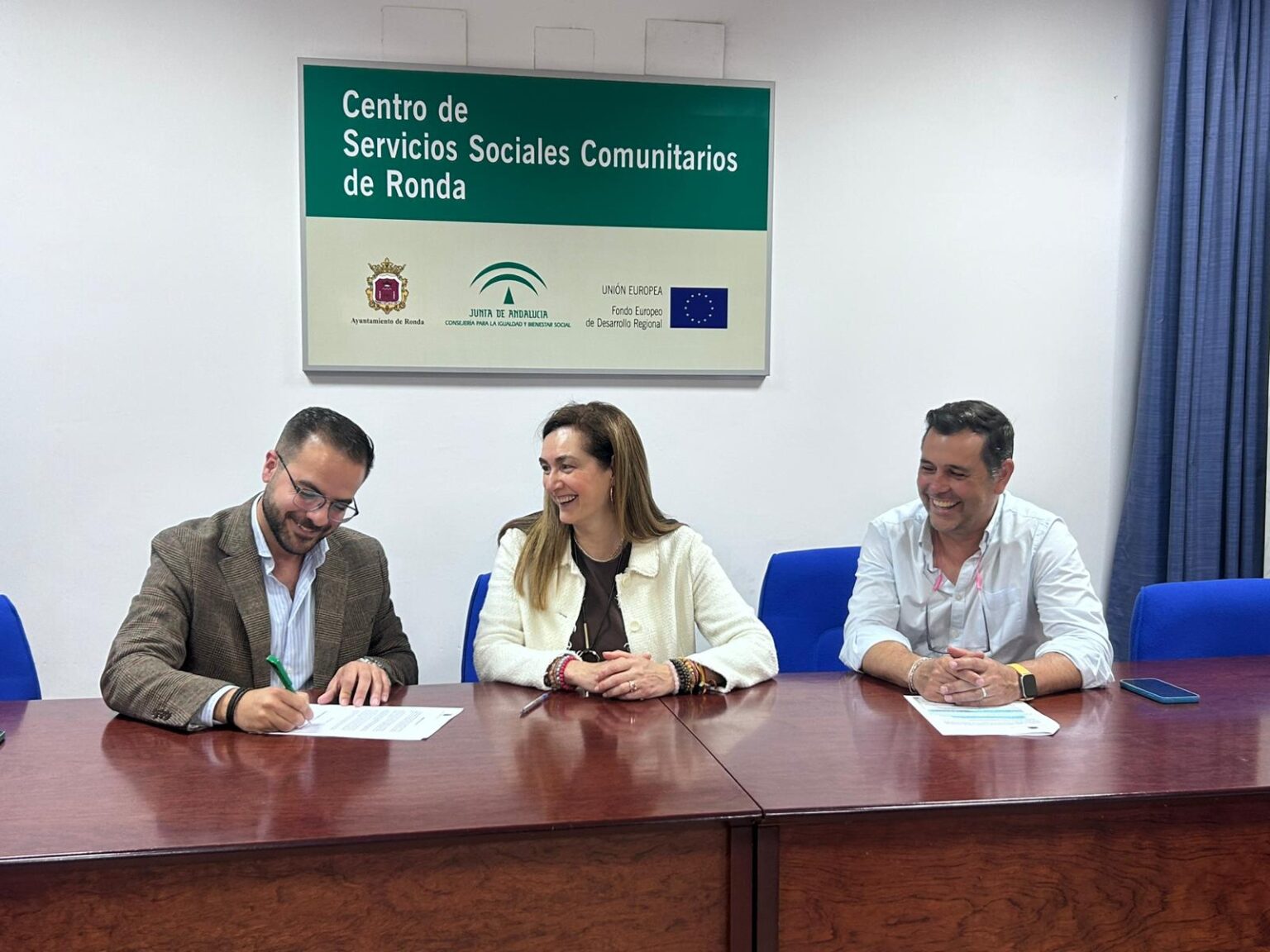 Imagen de la firma del convenio