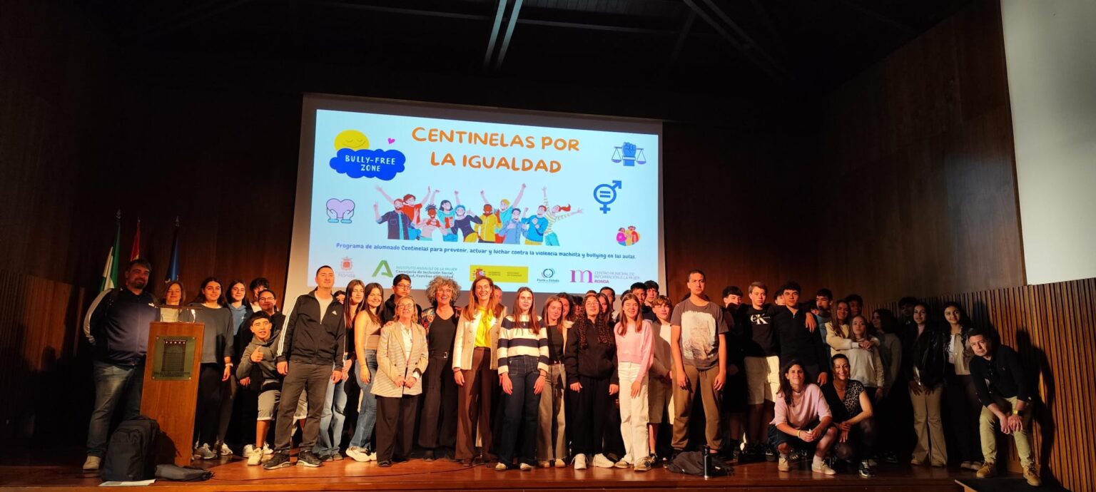 Foto de familia en la clausura del programa