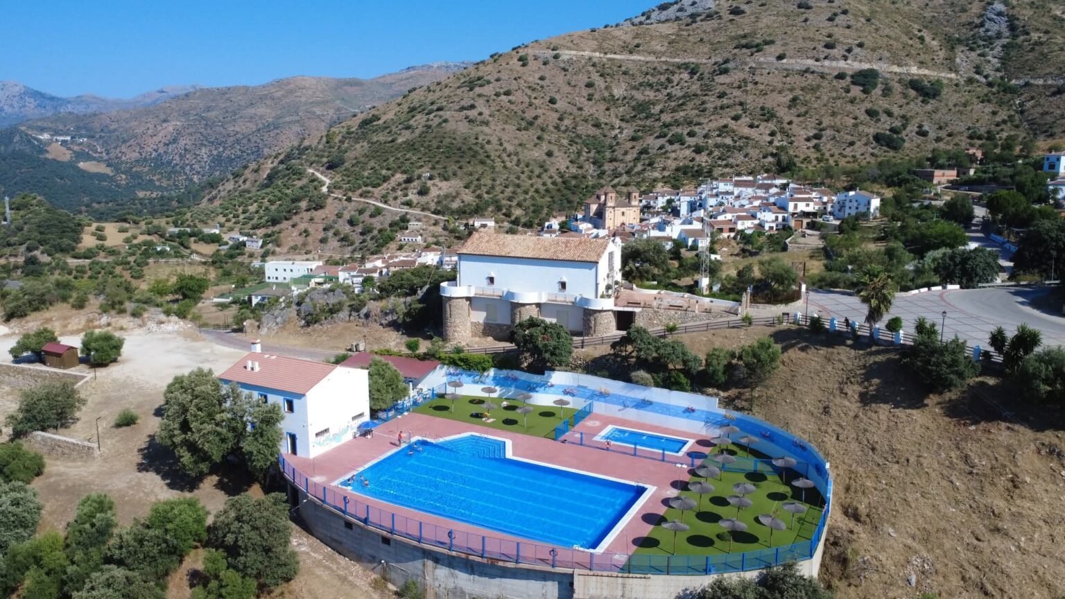 Piscina Alpandeire
