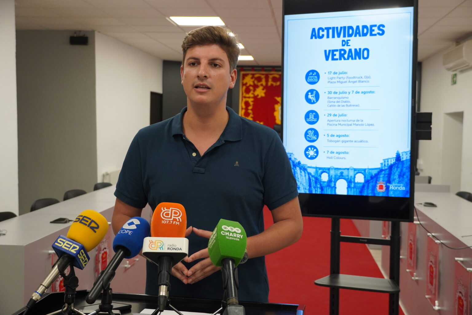 Jorge Fernández propone nuevas actividades para los jóvenes