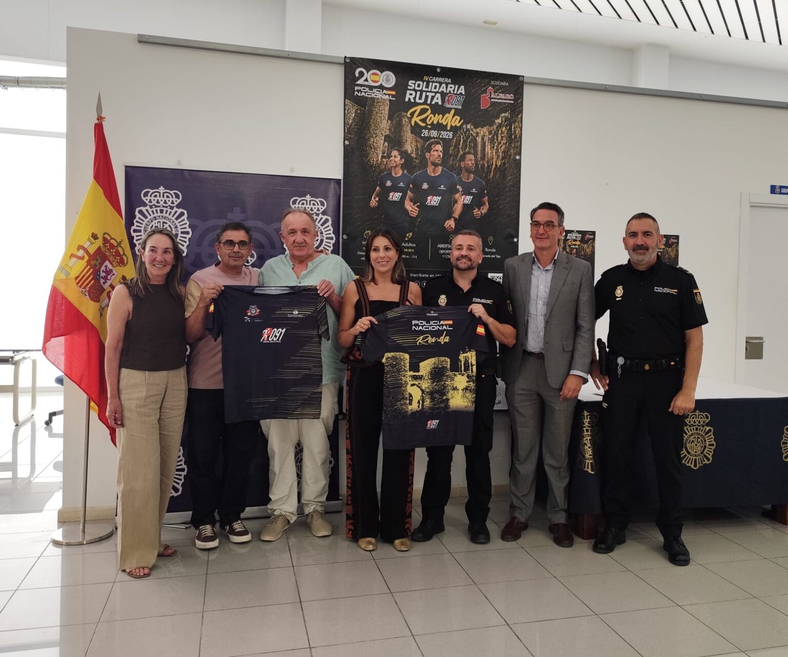 Foto de familia en la presentación de la prueba