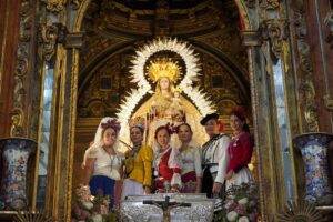 Las Damas Goyescas en la visita a la Virgen de la Paz