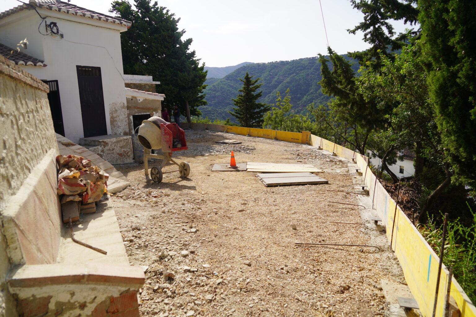 Mirador en restauración en Jubrique