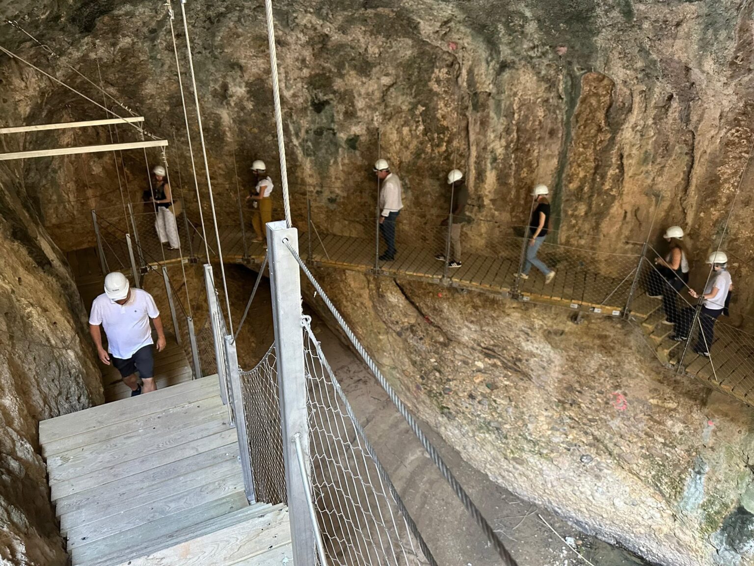 La pasarela recorre la garganta del Tajo