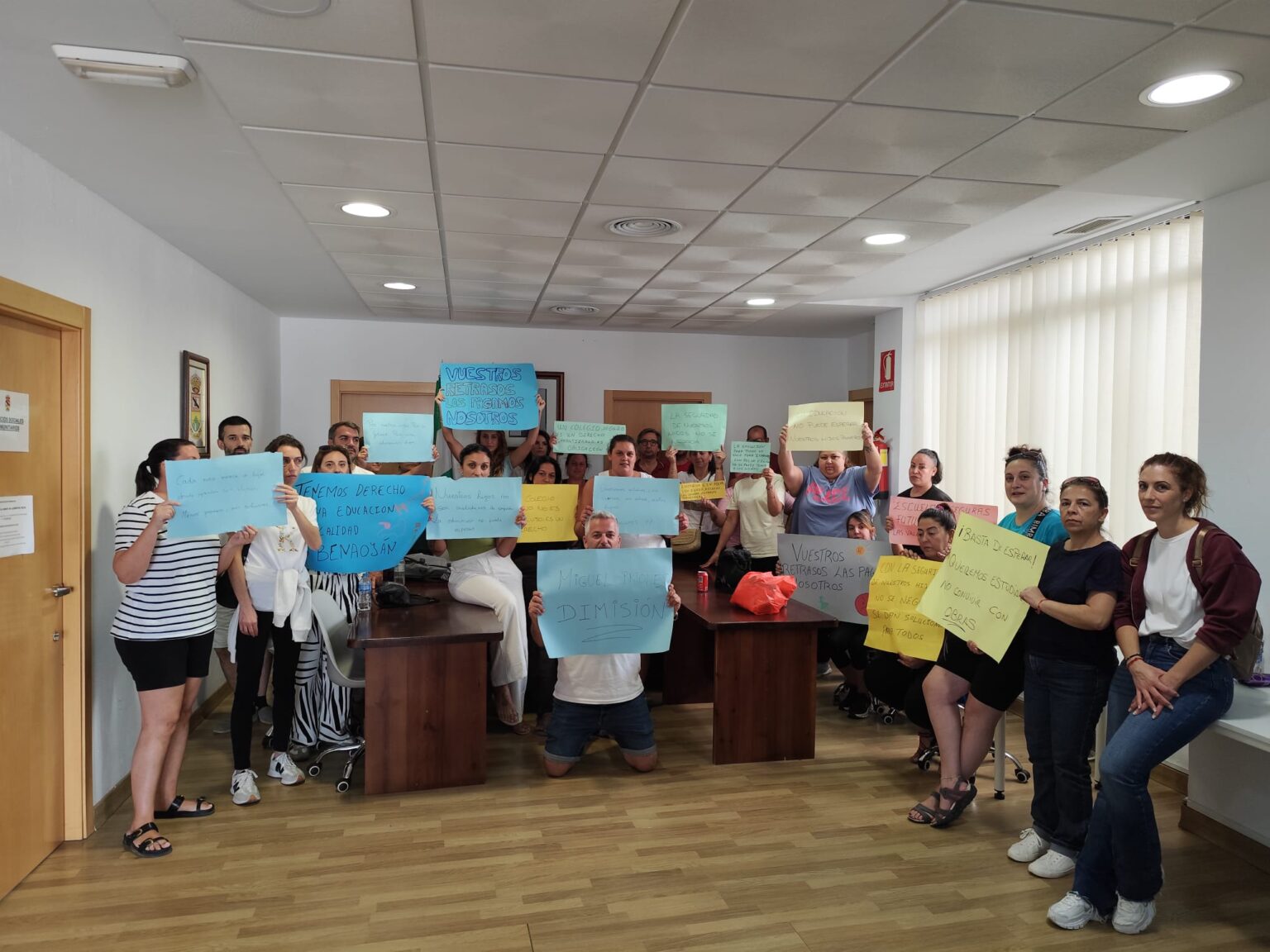 Imagen de algunos de los padres participantes en el citado encierro