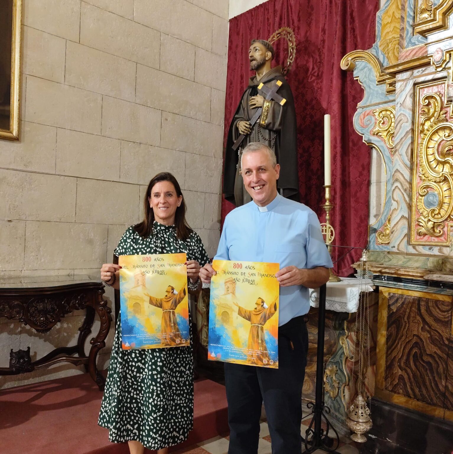 El párroco Francisco Sánchez y la delegada de Cultura, Rebeca Muñoz, han presentado las actividades