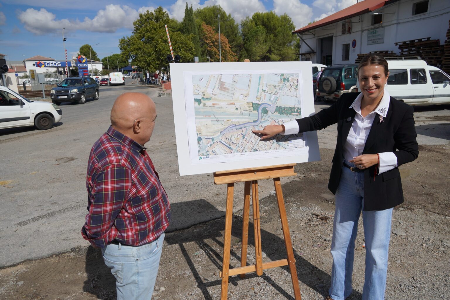 Los trabajos supondrían la eliminación del único paso a nivel con barreras existente en el casco urbano