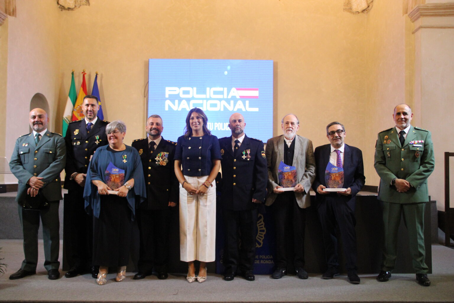 Foto de familia en el acto