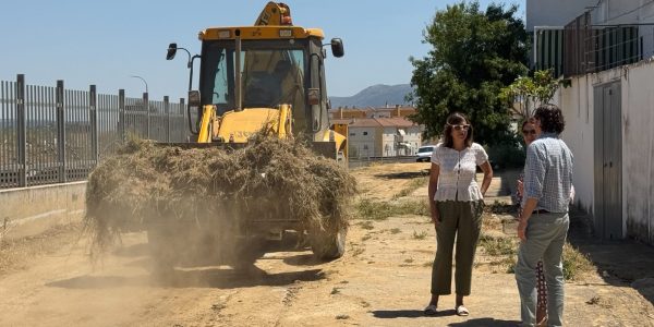 La alcaldesa, María de la Paz Fernández, ha visitado los trabajos junto a la delegada de Obras, Concha Muñoz