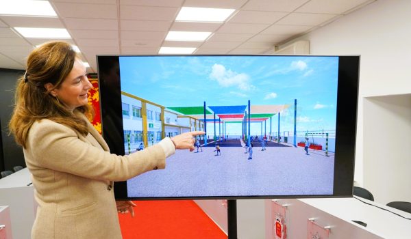 La delegada de Educación, Cristina Durán, en rueda de prensa