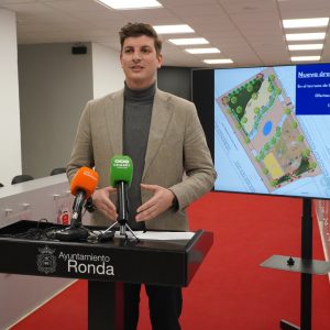 El concejal de Contratación, Jorge Fernández, en rueda de prensa