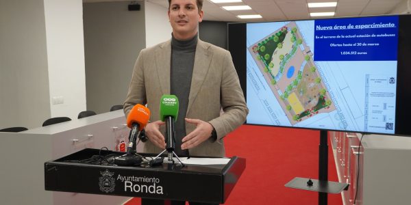 El concejal de Contratación, Jorge Fernández, en rueda de prensa