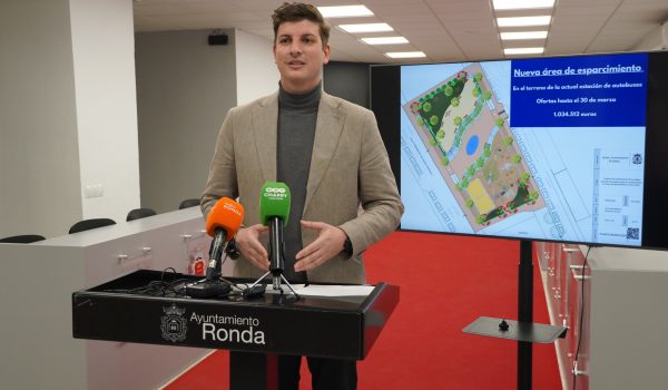 El concejal de Contratación, Jorge Fernández, en rueda de prensa