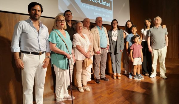Foto de familia durante la conferencia inaugural
