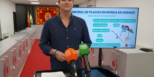 El delegado de Medio Ambiente, Jorge Fernández, en rueda de prensa