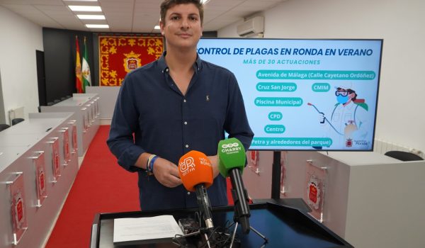 El delegado de Medio Ambiente, Jorge Fernández, en rueda de prensa