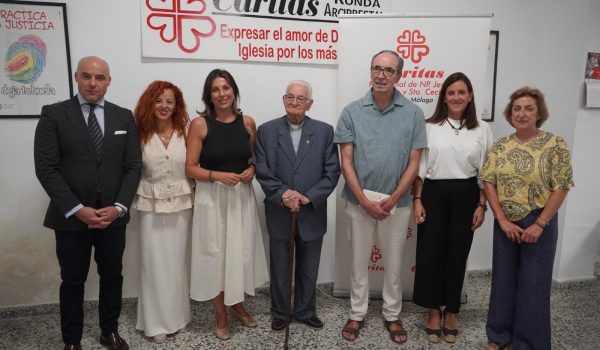 Entrega donación a Cáritas Interparroquial Ronda.