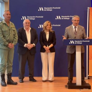 El presidente de la Diputación de Málaga, Francisco Salado, ha presentado hoy esta prueba junto al jefe del 4º Tercio, el coronel Fernando Sánchez