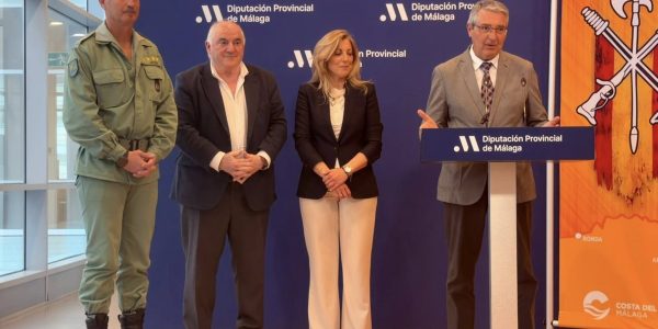 El presidente de la Diputación de Málaga, Francisco Salado, ha presentado hoy esta prueba junto al jefe del 4º Tercio, el coronel Fernando Sánchez