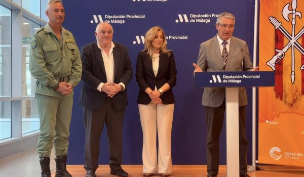 El presidente de la Diputación de Málaga, Francisco Salado, ha presentado hoy esta prueba junto al jefe del 4º Tercio, el coronel Fernando Sánchez