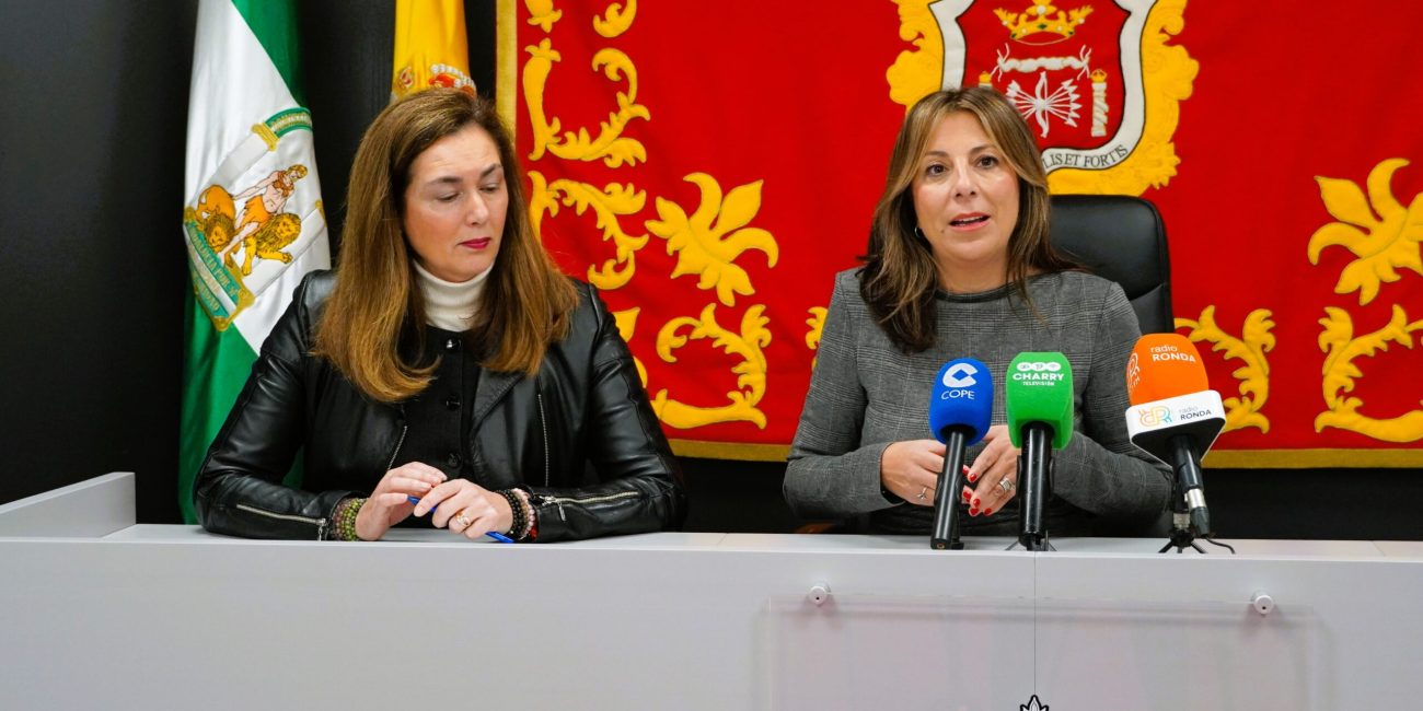 La alcaldesa, María de la Paz Fernández, y la delegada de Vivienda, Cristina Durán, han presentado la iniciativa