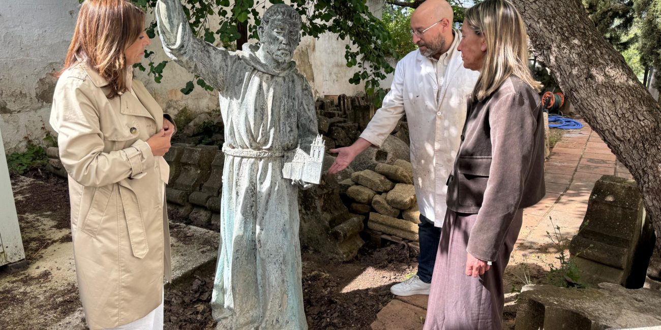 La estatua ha sido trasladada provisionalmente al Palacio de Mondragón