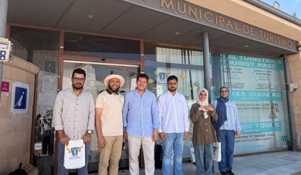 Esta delegación omaní fue atendida por el gerente de Turismo de Ronda, Javier Criado