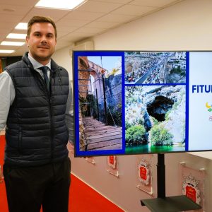 El delegado de Turismo, Ángel Martínez, en rueda de prensa