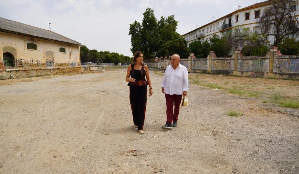 La alcaldesa de Ronda junto al concejal de Urbanismo visitan la zona