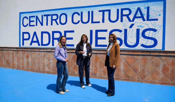 La alcaldesa y las delegadas de Obras y Talleres Socioculturales, han visitado este espacio
