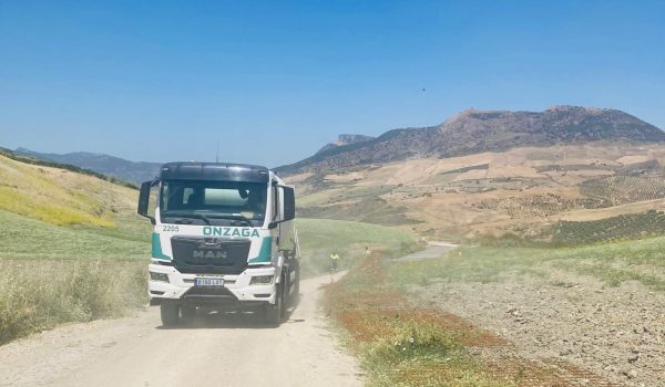 Imagen de los trabajos en el camino de Puerto Saúco-Montecorto