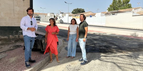 Fernández y Muñoz visitaron la zona junto con arquitectos municipales.