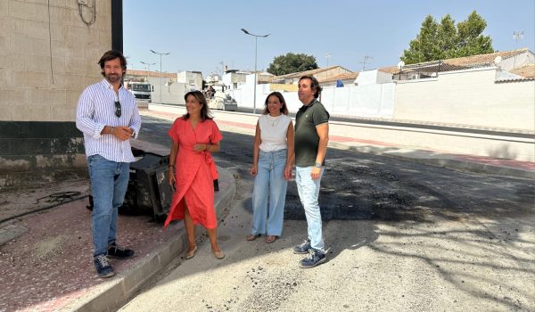 Fernández y Muñoz visitaron la zona junto con arquitectos municipales.