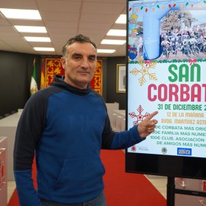 El concejal de Deportes, Bernardo Crespo, en rueda de prensa