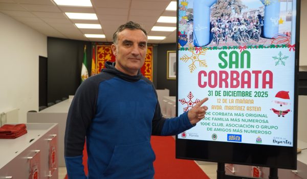 El concejal de Deportes, Bernardo Crespo, en rueda de prensa