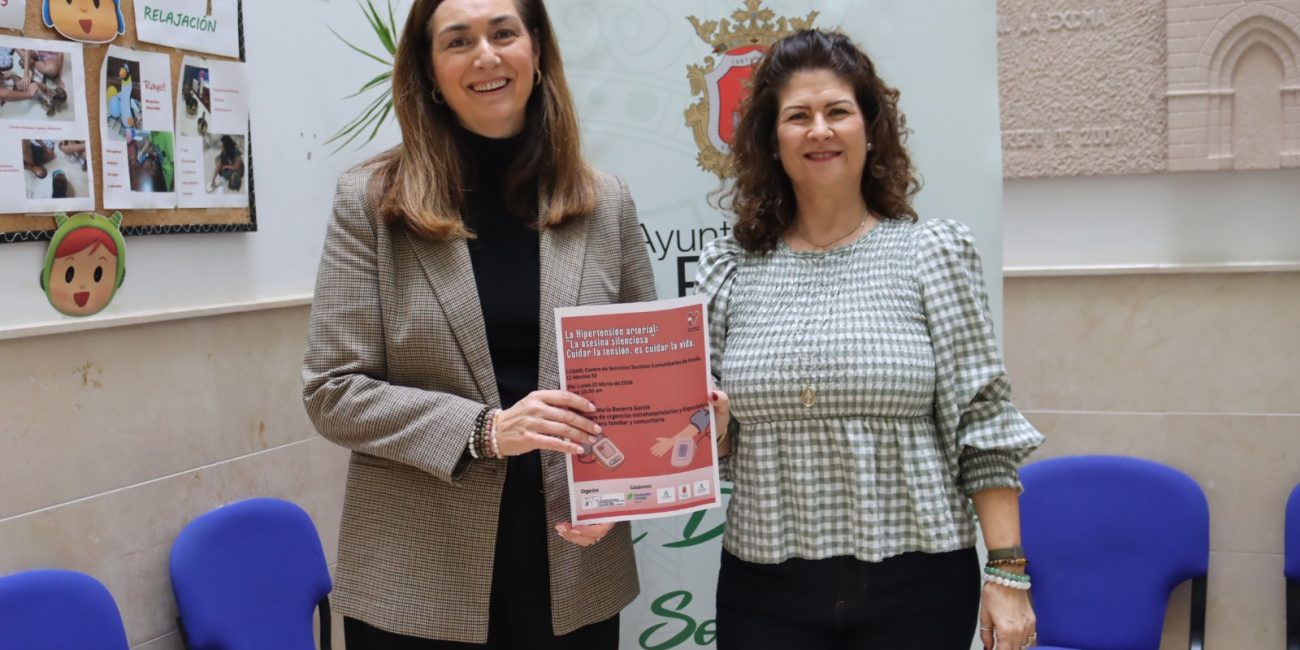 La delegada de APAM en Ronda, Auxiliadora Chacón, junto a la concejal de Asuntos Sociales, Cristina Durán