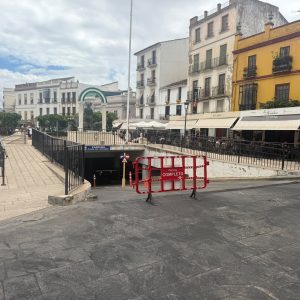 Imagen de la entrada del aparcamiento