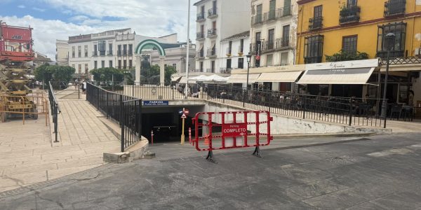 Imagen de la entrada del aparcamiento