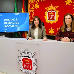 La alcaldesa, María de la Paz Fernández, junto a la delegada Cristina Durán