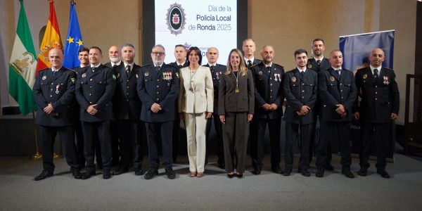 Foto de familia en el acto institucional Foto de familia en el acto institucional