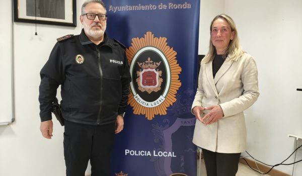 La edil de Seguridad Ciudadana, Alicia López, y el jefe de la Policía Local, Miguel Ángel Aranda