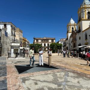 La alcaldesa de Ronda, María de la Paz Fernández, ha visitado la zona junto con la concejal de Obras, Concha Muñoz